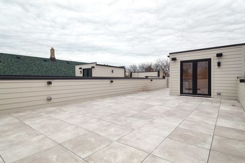 Tiny photo for 1418 W Warner Avenue, Chicago, IL 60613 (MLS # 12537446)