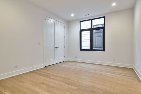 Tiny photo for 1418 W Warner Avenue, Chicago, IL 60613 (MLS # 12537446)