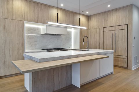 Tiny photo for 1418 W Warner Avenue, Chicago, IL 60613 (MLS # 12537446)