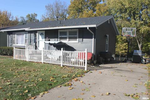 Tiny photo for 2122 CODY Street, Bettendorf, IA 52722 (MLS # QC4269105)