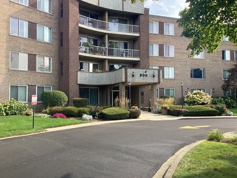 Photo of 900 E Wilmette Road #211, Palatine, IL 60074 (MLS # 12469487) Photo of 900 E Wilmette Road #211, Palatine, IL 60074 (MLS # 12469487)