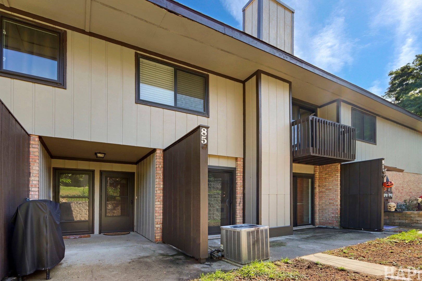 85 Mineola Road 1