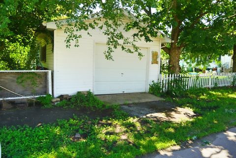 Tiny photo for 1434 Kansas Street, Ottawa, IL 61350 (MLS # 12689865)