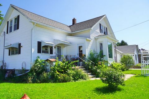 Photo of 1434 Kansas Street, Ottawa, IL 61350 (MLS # 12689865)