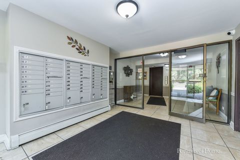 Tiny photo for 6630 S Brainard Avenue #203, Countryside, IL 60525 (MLS # 12515429)