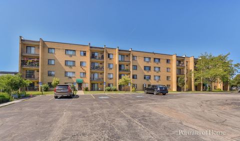 Tiny photo for 6630 S Brainard Avenue #203, Countryside, IL 60525 (MLS # 12515429)