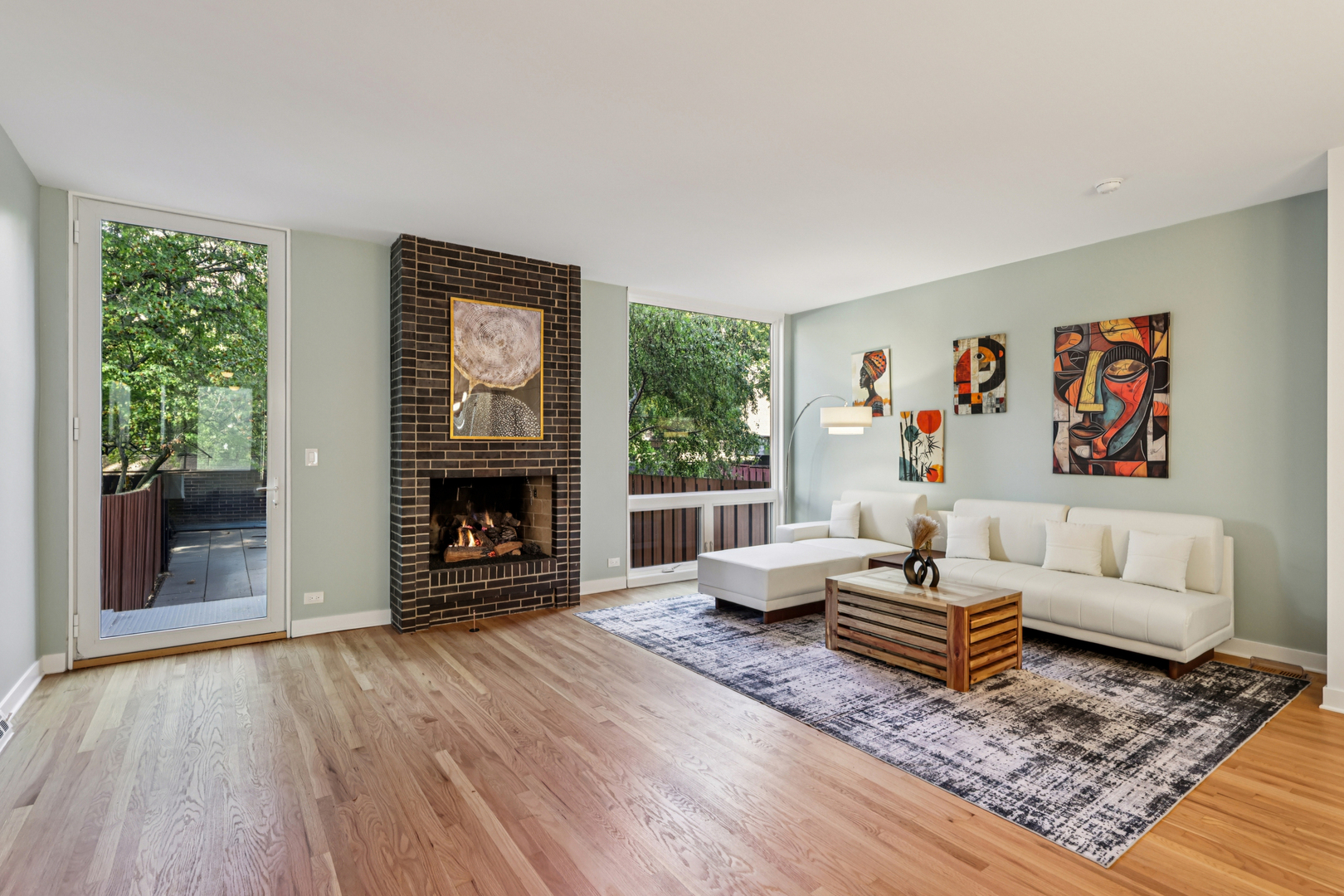 1319 N Sandburg Terrace