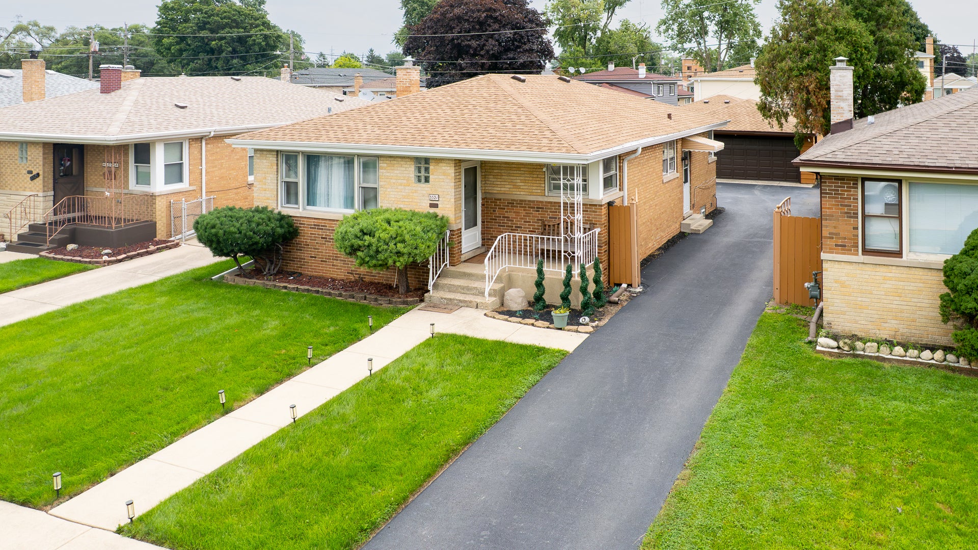 3521 Sarah Street