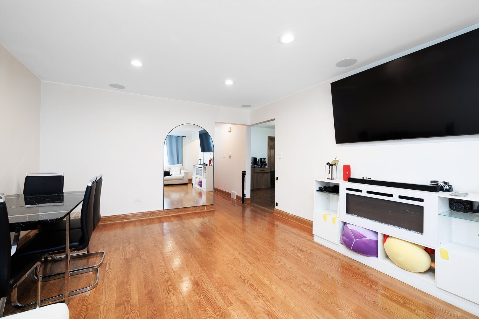 3521 Sarah Street