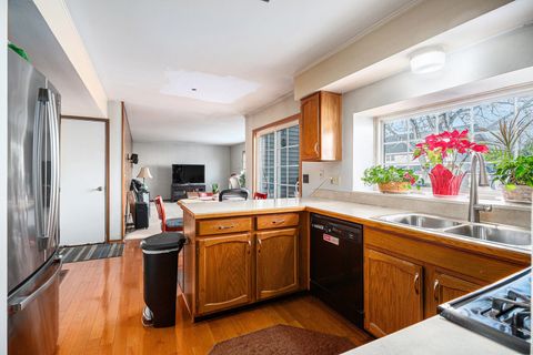 Tiny photo for Carol Stream, IL 60188 (MLS # 12542499)