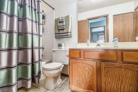 Tiny photo for Carol Stream, IL 60188 (MLS # 12542499)