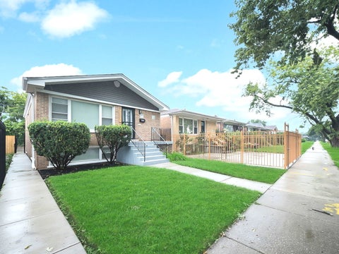Tiny photo for 6525 S Bell Avenue, Chicago, IL 60636 (MLS # 12755243)