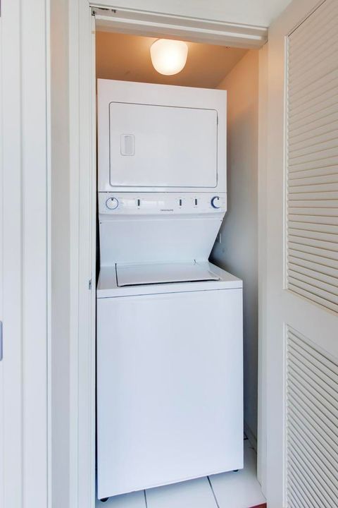 Tiny photo for 1720 Maple Avenue #1980, Evanston, IL 60201 (MLS # 12585657)