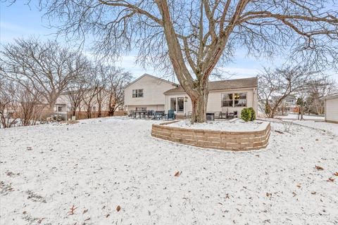 Tiny photo for 681 Windemere Lane, Lake Zurich, IL 60047 (MLS # 12533340)