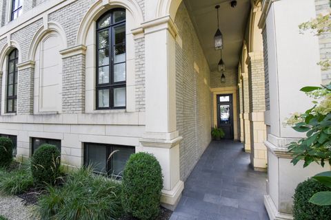 Tiny photo for 647 W Melrose Street #5, Chicago, IL 60657 (MLS # 12515897)