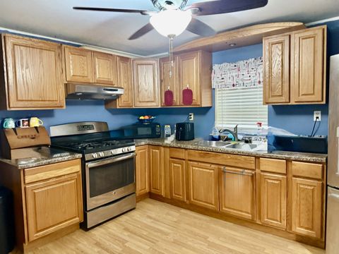 Tiny photo for 508 7th Street, Lasalle, IL 61301 (MLS # 12550343)