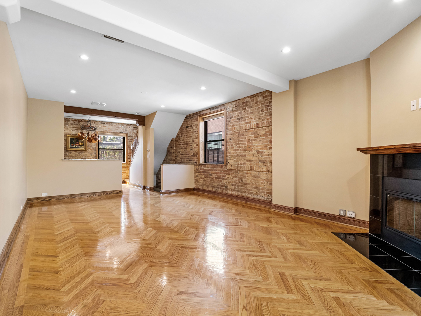 1013 W WEBSTER Avenue 5
