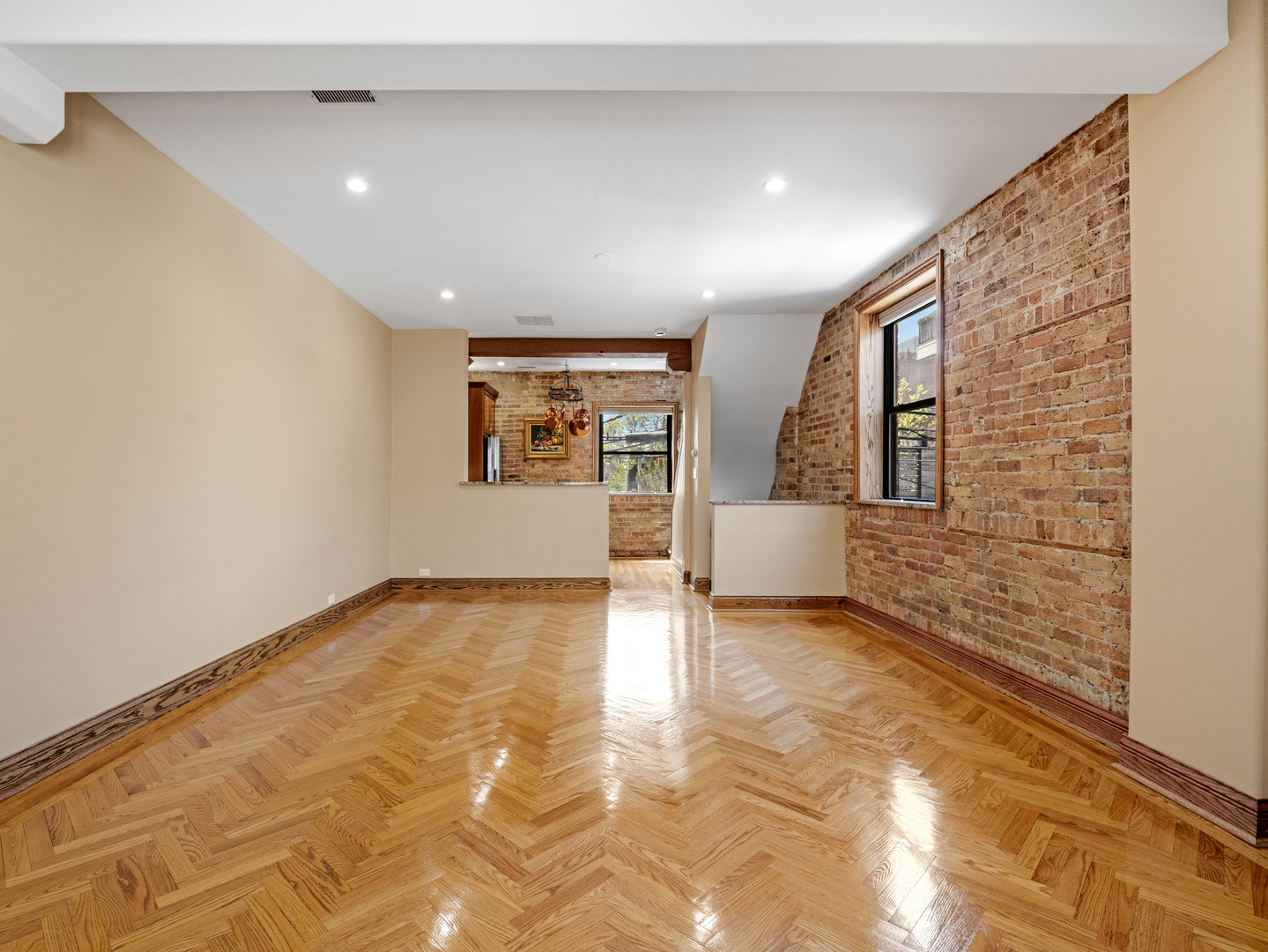 1013 W WEBSTER Avenue 5