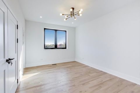 Tiny photo for 2307 W Foster Avenue #3, Chicago, IL 60625 (MLS # 12534563)