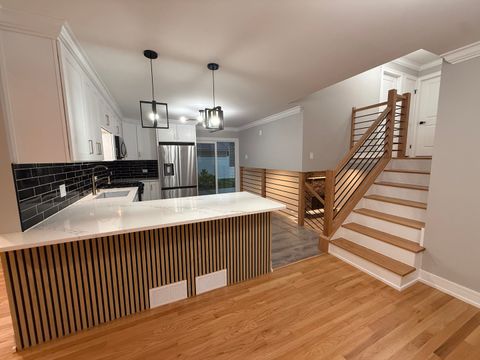 Tiny photo for 7716 Cronin Avenue, Justice, IL 60458 (MLS # 12464204)