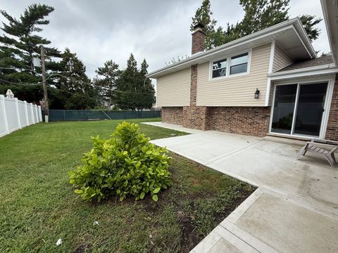 Tiny photo for 7716 Cronin Avenue, Justice, IL 60458 (MLS # 12464204)