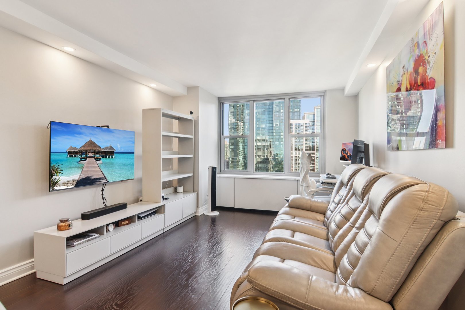400 E Randolph Street 3714