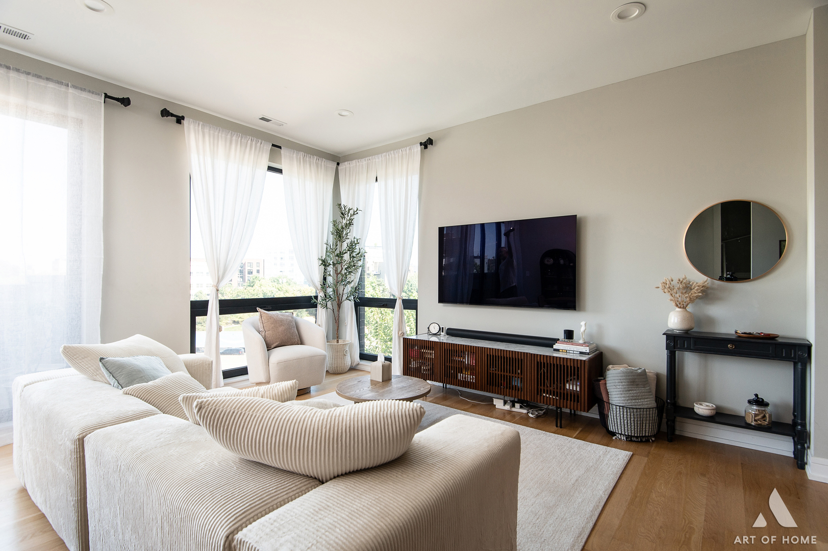 1203 W Superior Street 3C