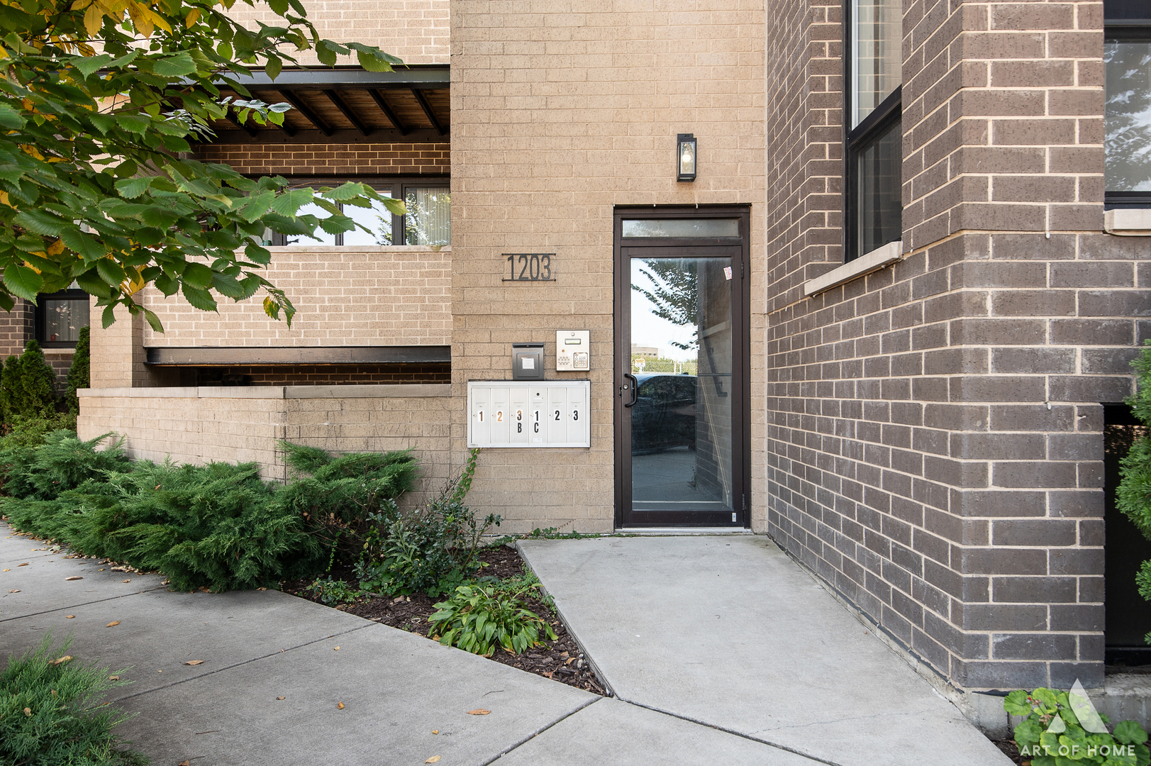 1203 W Superior Street 3C