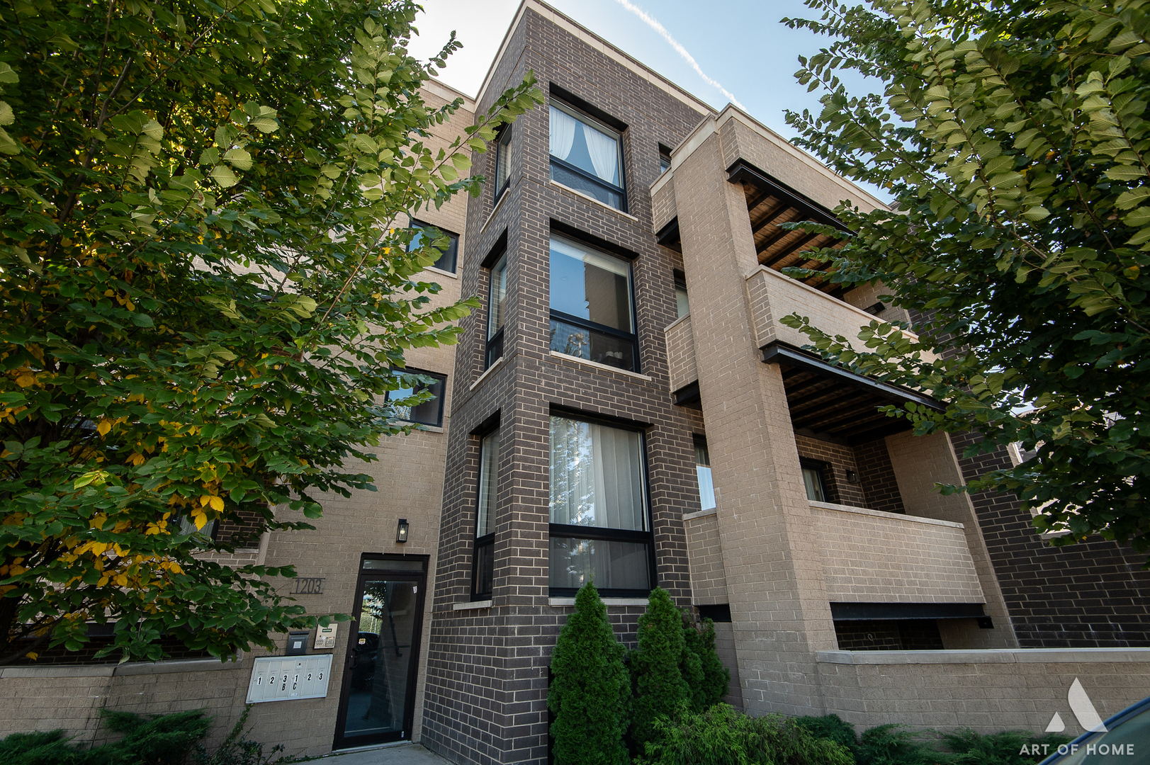 1203 W Superior Street 3C