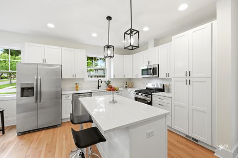 Tiny photo for 201 N Elm Street, Mount Prospect, IL 60056 (MLS # 12665206)