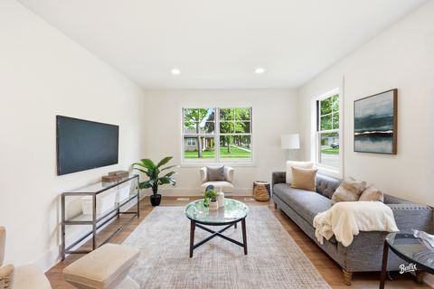 Tiny photo for 201 N Elm Street, Mount Prospect, IL 60056 (MLS # 12665206)