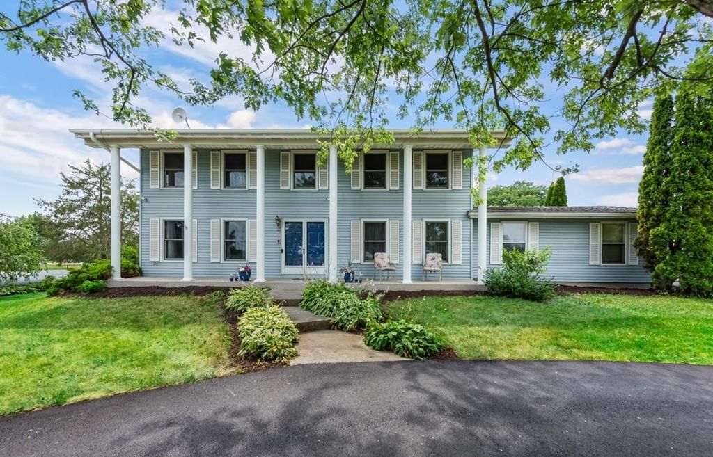 Photo for 29648 S State Line Road, Beecher, IL 60401 (MLS # 12406942)