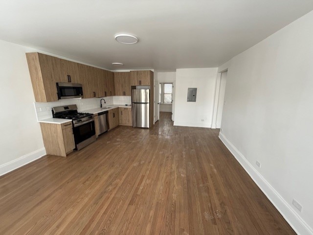 6308 N Artesian Avenue 1