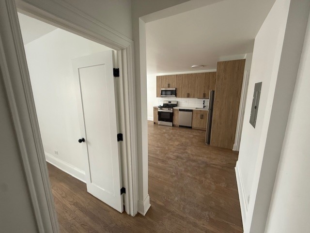 6308 N Artesian Avenue 1