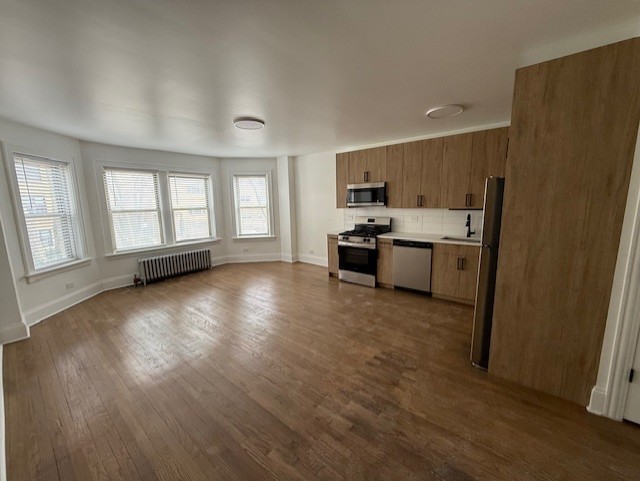 6308 N Artesian Avenue 1