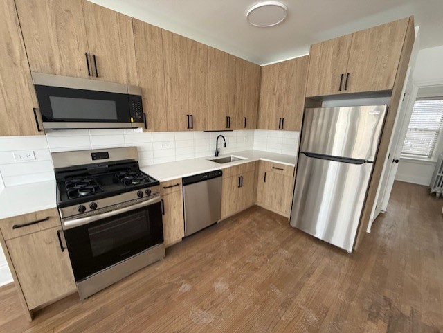 6308 N Artesian Avenue 1