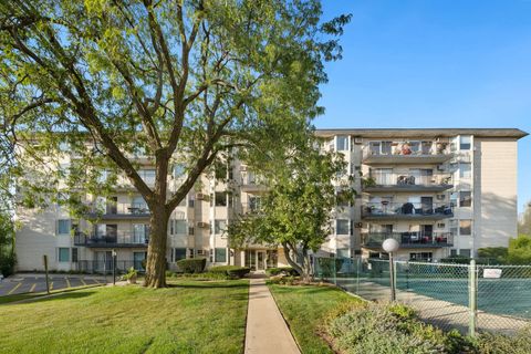 Photo of 5510 Lincoln Avenue #301, Morton Grove, IL 60053 (MLS # 12485707)