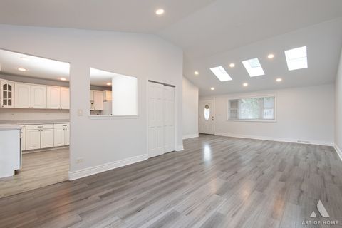 Tiny photo for 10231 Hawthorne Drive, Orland Park, IL 60462 (MLS # 12634612)