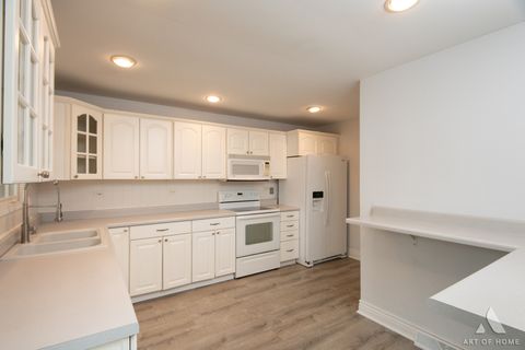 Tiny photo for 10231 Hawthorne Drive, Orland Park, IL 60462 (MLS # 12634612)