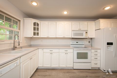 Tiny photo for 10231 Hawthorne Drive, Orland Park, IL 60462 (MLS # 12634612)