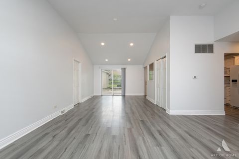 Tiny photo for 10231 Hawthorne Drive, Orland Park, IL 60462 (MLS # 12634612)