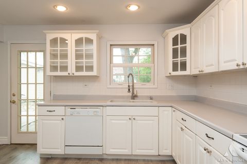 Tiny photo for 10231 Hawthorne Drive, Orland Park, IL 60462 (MLS # 12634612)