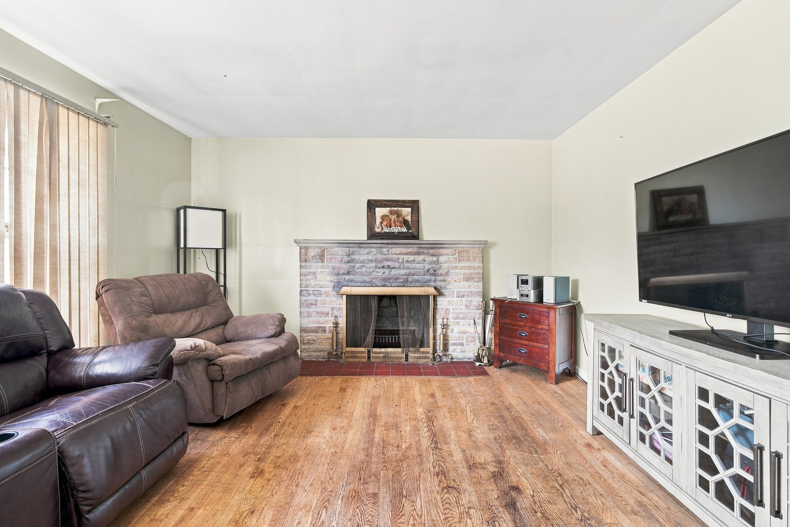 2700 Sarah Street