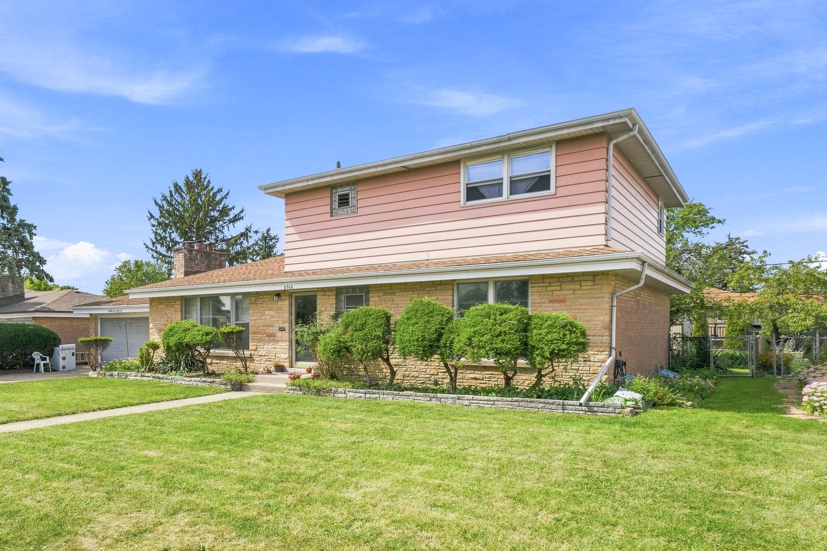 2700 Sarah Street