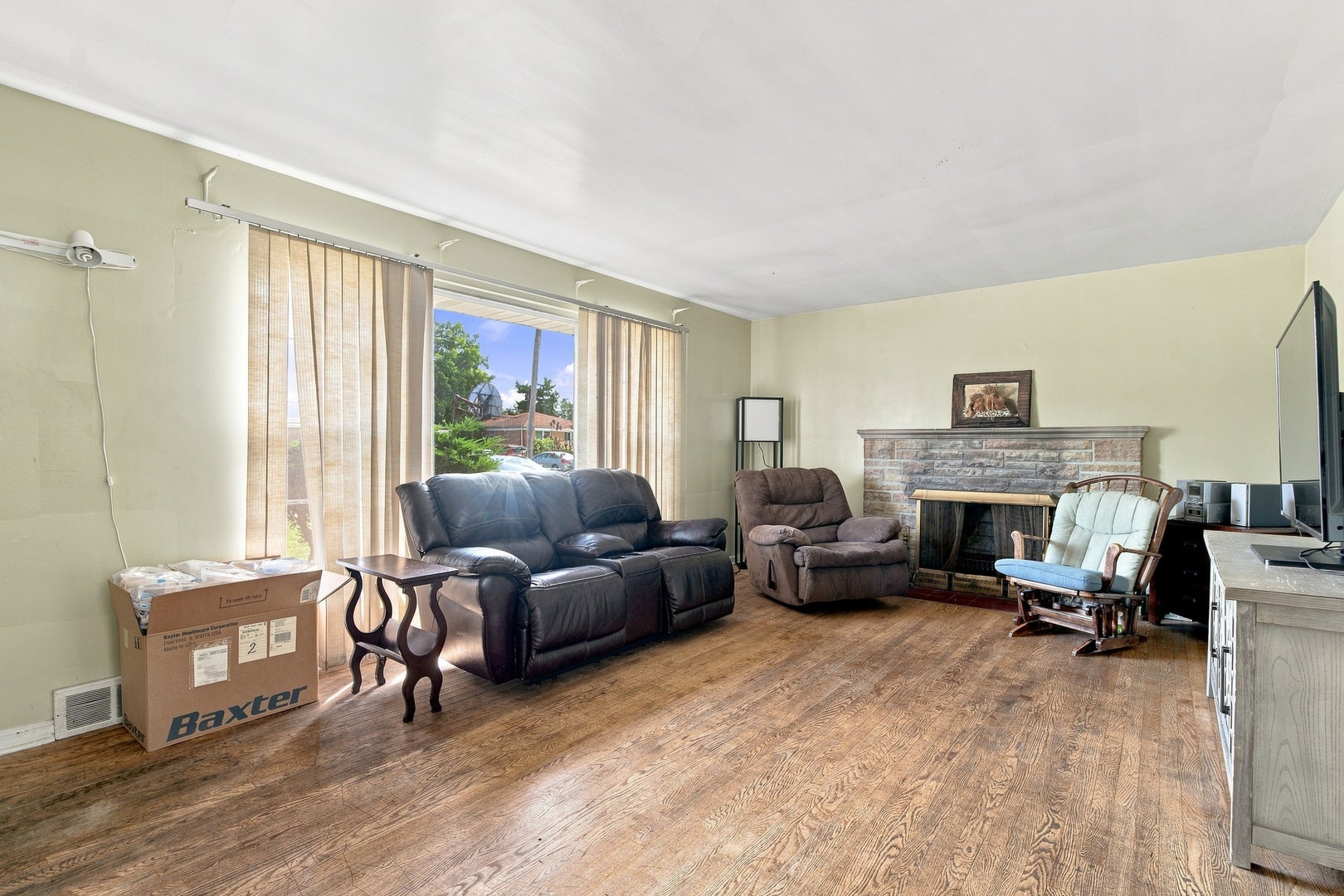 2700 Sarah Street