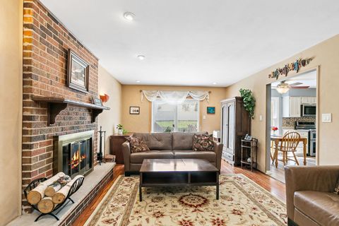 Tiny photo for 1363 W Saint James Court, Palatine, IL 60067 (MLS # 12624572)
