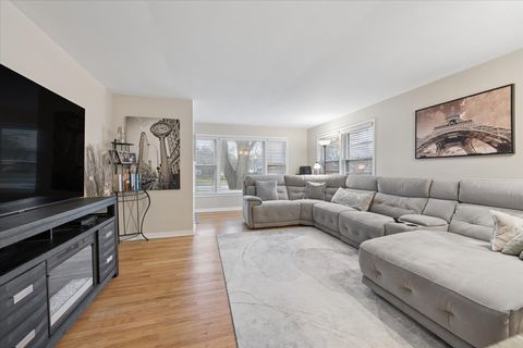 Tiny photo for 26 S Rohlwing Road, Palatine, IL 60074 (MLS # 12607054)