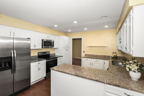 Tiny photo for Glen Ellyn, IL 60137 (MLS # 12474450)