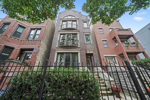 Photo of 926 N WINCHESTER Avenue #3, Chicago, IL 60622 (MLS # 12497642)
