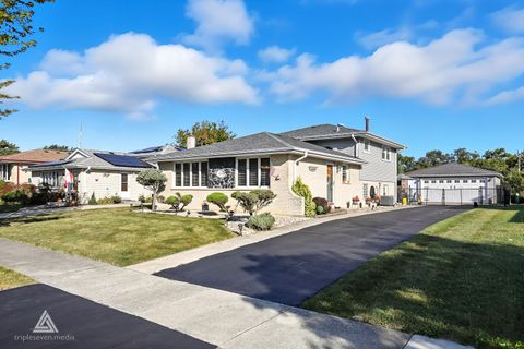 Photo of 6346 90TH Street, Oak Lawn, IL 60453 (MLS # 12509573)